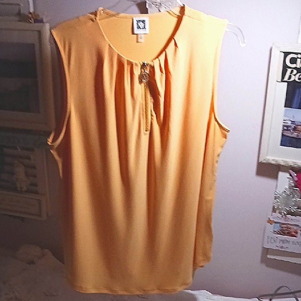 Sleeveless Orange/Yellow Top 🤗🌻💐